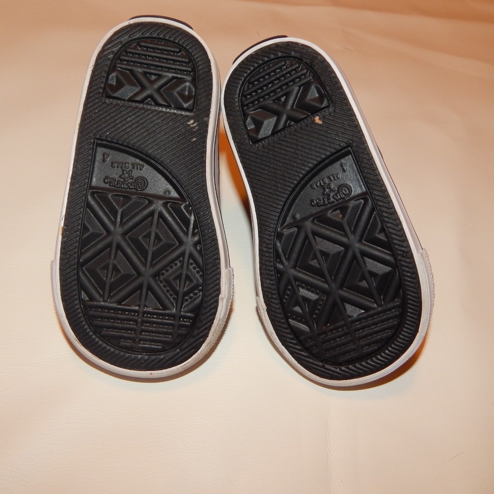 Converse - Picture 4 of 4